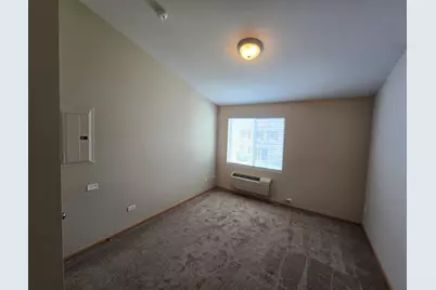 2027 Silverstone Drive #2027, Carpentersville, IL 60110 - Photo 11