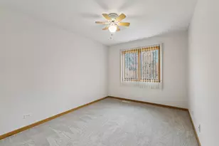 4241 Lindenwood Dr, Matteson, IL 60443 - Photo 9