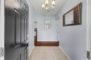 610 Erin Dr, Champaign, IL 61822 - Photo 5