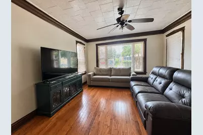 8325 S Saginaw Avenue, Chicago, IL 60617 - Photo 5