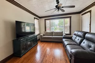 8325 S Saginaw Ave, Chicago, IL 60617 - Photo 5