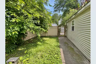 8325 S Saginaw Avenue, Chicago, IL 60617 - Photo 27