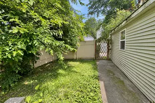 8325 S Saginaw Ave, Chicago, IL 60617 - Photo 27