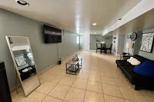 8325 S Saginaw Ave, Chicago, IL 60617 - Photo 23