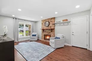 916 Stratford Ln, Downers Grove, IL 60516 - Photo 15