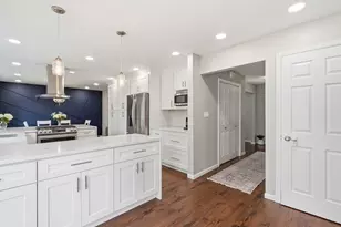 916 Stratford Ln, Downers Grove, IL 60516 - Photo 13