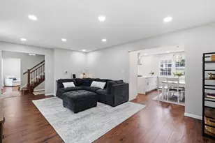 916 Stratford Ln, Downers Grove, IL 60516 - Photo 5