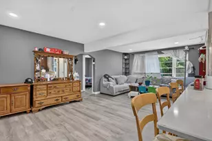 2427 Windsor Rd, Loves Park, IL 61111 - Photo 5