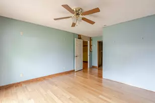 105 7th St, Lincoln, IL 62656 - Photo 21