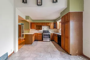 105 7th St, Lincoln, IL 62656 - Photo 5