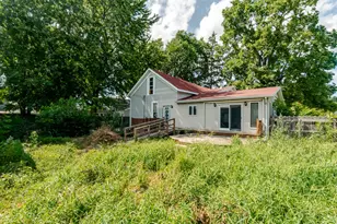 105 7th St, Lincoln, IL 62656 - Photo 25