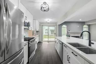 1564 Westbury Dr, Hoffman Estates, IL 60192 - Photo 17