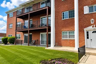 6101 W 94th St, Oak Lawn, IL 60453 - Photo 1