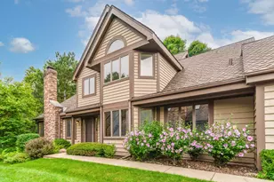 1902 Forest Creek Ln, Libertyville, IL 60048 - Photo 1