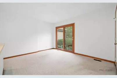 1902 Forest Creek Lane #1902, Libertyville, IL 60048 - Photo 11