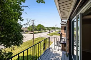 10225 Dearlove Rd, Glenview, IL 60025 - Photo 7