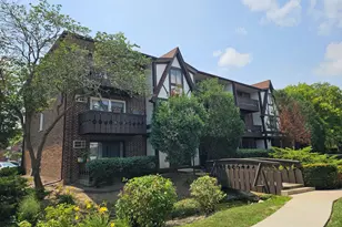11 Crestview Ln, Vernon Hills, IL 60061 - Photo 19
