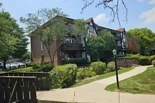 11 Crestview Ln, Vernon Hills, IL 60061 - Photo 21