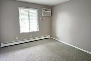 11 Crestview Ln, Vernon Hills, IL 60061 - Photo 11