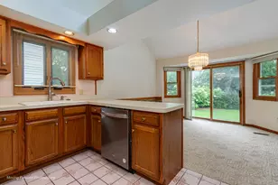 69 N Lambert Rd, Glen Ellyn, IL 60137 - Photo 9