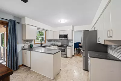 281 Tyler Court, Libertyville, IL 60048 - Photo 7