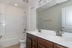 958 Glacial Falls Dr, Gilberts, IL 60136 - Photo 17