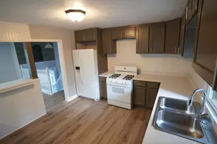 1501 N Freund Ave, McHenry, IL 60050 - Photo 9