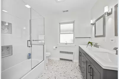 7730 S Paxton Avenue, Chicago, IL 60649 - Photo 9