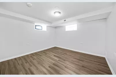 7730 S Paxton Avenue, Chicago, IL 60649 - Photo 11