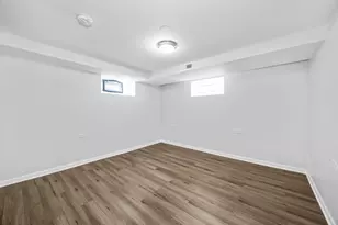 7730 S Paxton Ave, Chicago, IL 60649 - Photo 11