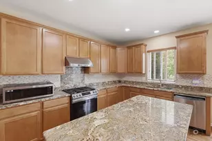 385 Marshall Ash St, Bolingbrook, IL 60490 - Photo 13
