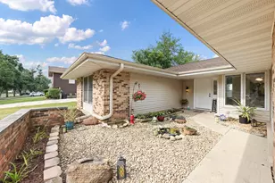 121 Newport Dr, Bolingbrook, IL 60440 - Photo 3