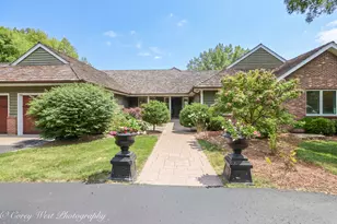 39W944 Deer Run Dr, Saint Charles, IL 60175 - Photo 5