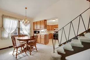 4513 W 102nd St, Oak Lawn, IL 60453 - Photo 5