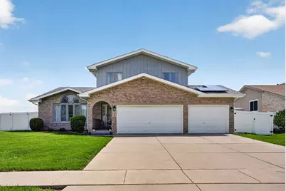 702 Longwood Court, Minooka, IL 60447 - Photo 1