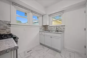 1006 S 4th St, Aurora, IL 60505 - Photo 11