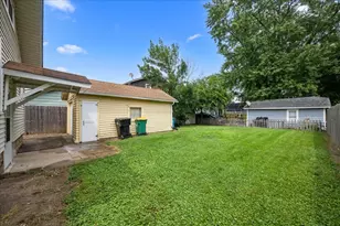 1006 S 4th St, Aurora, IL 60505 - Photo 23