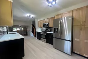 1401 Oakleaf Dr, Saint Anne, IL 60964 - Photo 5