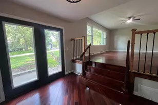 1401 Oakleaf Dr, Saint Anne, IL 60964 - Photo 3