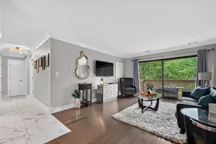 3110 Pheasant Creek Dr, Northbrook, IL 60062 - Photo 5