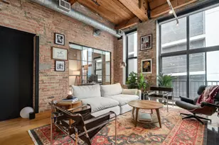 300 W Grand Ave, Chicago, IL 60654 - Photo 3