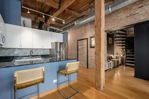 300 W Grand Ave, Chicago, IL 60654 - Photo 11