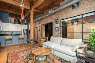 300 W Grand Ave, Chicago, IL 60654 - Photo 7