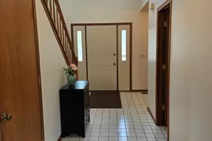 736 Yorkshire Ln, Des Plaines, IL 60016 - Photo 9