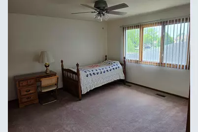 736 Yorkshire Lane, Des Plaines, IL 60016 - Photo 13