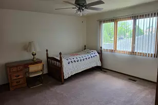 736 Yorkshire Ln, Des Plaines, IL 60016 - Photo 13