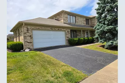 736 Yorkshire Lane, Des Plaines, IL 60016 - Photo 1