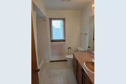 736 Yorkshire Lane, Des Plaines, IL 60016 - Photo 17
