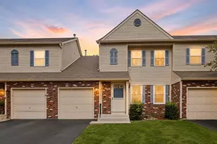 931 Perry Dr, Algonquin, IL 60102 - Photo 1