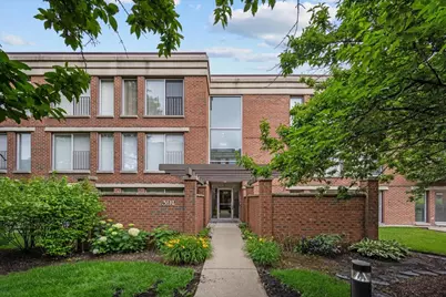 391 Kelburn Road #114, Deerfield, IL 60015 - Photo 1